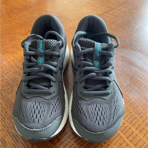 ASICS size 6 running shoes.